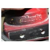 Milwaukee Heavy Duty Finishing Sander 6016