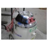 Crusader Mfg Dry Shop Vacuum 5-105