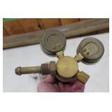 Lot of (2) Compressed Gas Regulator Gauge Set  with Smith Acetylene Gas 30-150-510 400psi, Lincoln Electric Magnum 4000psi