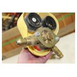 Lot of (2) Compressed Gas Regulator Gauge Set  with Smith Acetylene Gas 30-150-510 400psi, 4000psi