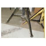 Lot of (2) Sumner Pipe Stand V-head