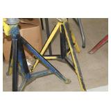 Lot of (2) Sumner Pipe Stand V-head