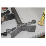 Lot of (3) Sumner V-head Pipe Stand Head Assembly