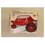 1986 Ertl Farmall H Die Cast Tractor - 1/16 Scale