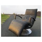 Quality Reclining Lounge Chair by Schultz Seating Company