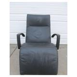 Quality Reclining Lounge Chair by Schultz Seating Company