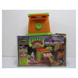 Vintage CREEPY CRAWLERS Set w/Molds