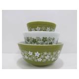 Set of 3 Matching Vintage PYREX Nesting Bowls