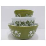 Set of 3 Matching Vintage PYREX Nesting Bowls