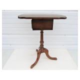 Vintage Pennsylvania House Small Tilt-Top Side Table w/Drawer