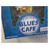 M & M Blues Café...