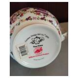 Red Hat Tea-Time Tea Pot