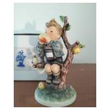 1974 Hummel Goebel Stiller Geniber An Apple A Day Figurine