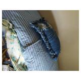 Collection of Home Décor and Linens