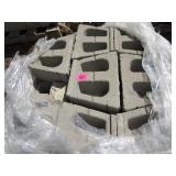 Retaining block, qty 17...