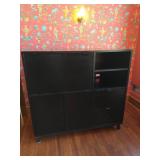 Bar or hutch