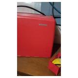 Bernina 830 Sewing Machine with Sewing Cabinet
