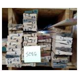 2 1/2" x 11/16" Red Oak Casing (SC8G)
