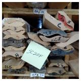 3 1/2" x 3/4" Red Oak Crown Moulding (SC22F)