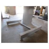 ADJUSTABLE WORK STATION AND WORK TABLE
