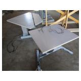 ADJUSTABLE WORK STATION AND WORK TABLE