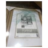 ASSORTED PICTURE FRAMES AND HOME DECOR. VARIOUS KINDS AND CONDITIONS. SEE PICTURES!!