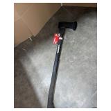 HUSKY 3.5 LB. PREMIUM SINGLE BIT MICHIGAN AXE WITH 34 IN. FIBERGLASS HANDLE. SEE PICTURES!!