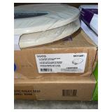 ASSORTED TOILET SEATS. VARIOUS KINDS AND CONDITIONS. SEE PICTURES!!