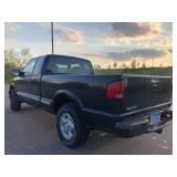 2000 Chevrolet S-10 - 1 OWNER - 4X4