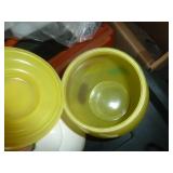 Two vintage cookie jars - Metlox