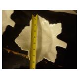 Set of milk glass plates shaped like a leaf, one larger plate and 4 smaller, all in good condition, no chips, breaks