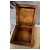 Hand carved and painted Vintage Noahs Ark wood box, another unique item
