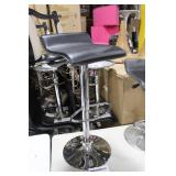 Chrome Metal Low Back Pedestal Bar Stool with Foot Rest Black 15"Wx15"Dx35"H