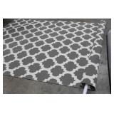 Area Rug Grey/White Pattern 10