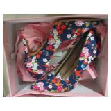 size 10 penny loves kenny floral pu...