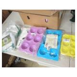Box of random baking items, silicon...