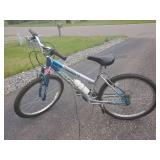 Huffy 18 Speed Girls Mountain Bike
