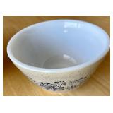 Nesting Pyrex Bowls