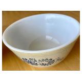 Nesting Pyrex Bowls