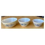 Nesting Pyrex Bowls