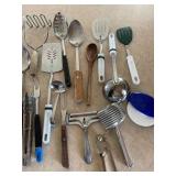 Kitchen Utensil Lot