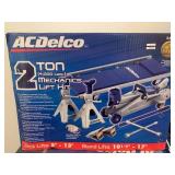 New in Box 2 Ton Mechanics Lift Kit