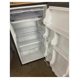 Midea MRM33S7ASL Midea 3.3 cut.ft Compact Refrigerator.