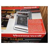 New Honeywell Heat Giant Metal 1500w Heater #HZ-2110