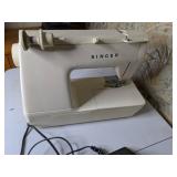 Vintage Singer Sewing Machine Model 1425