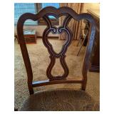 Stunning Wooden Table w/ (2) Leaves & (4) Chairs