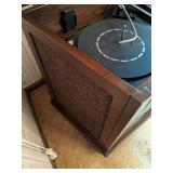 Beautiful Vintage Music Marque Built in Turntable & Radio