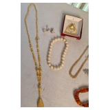 Mixed Lot of Vintage Jewelry