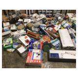 Mix pallet of small houseware items & plumbing accessaries (see all pictures)