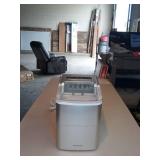 Insignia™ - 26-Lb. Portable Ice Maker - Silver